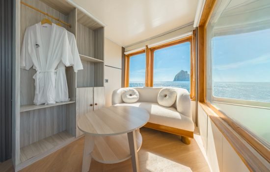 Master Cabin (13)