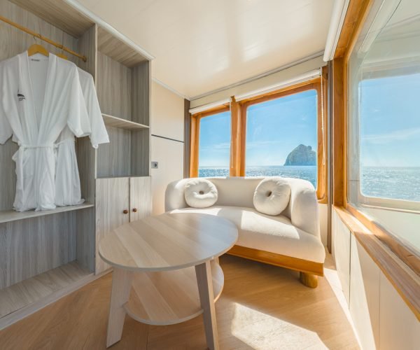 Master Cabin (13)