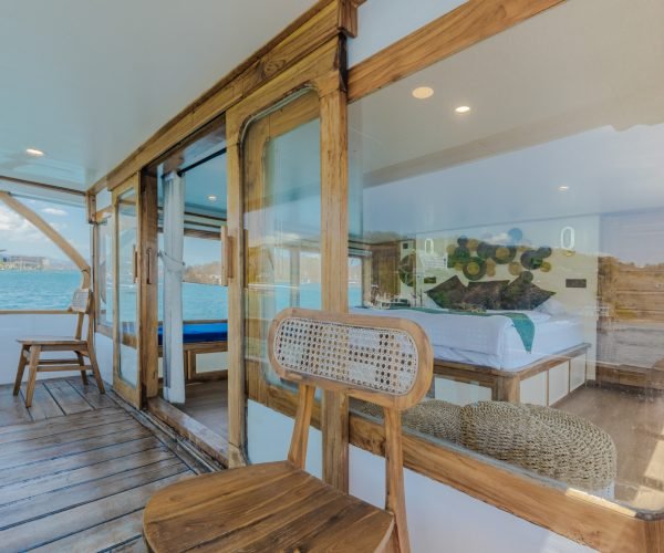 Master cabin (16)
