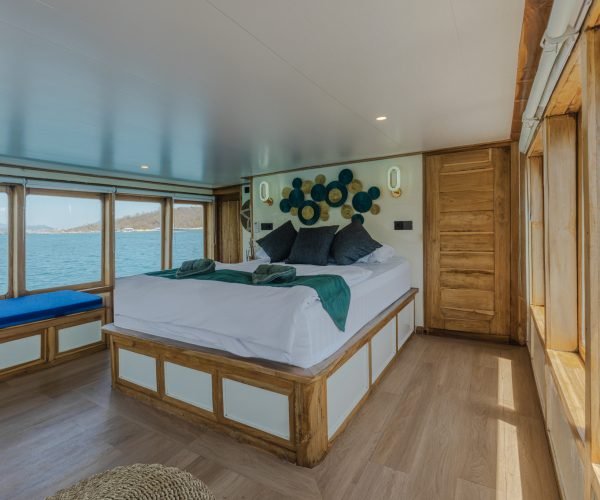 Master cabin (4)