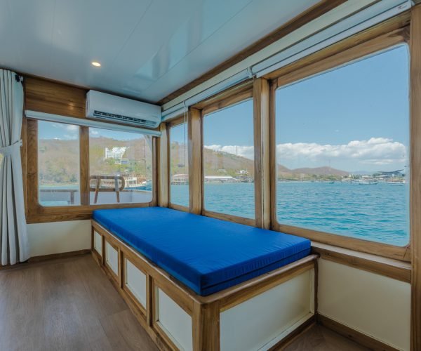 Master cabin (9)
