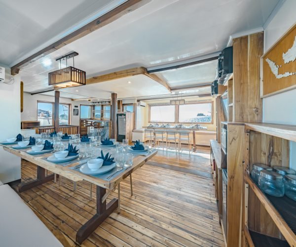 Restaurant & Bar-2