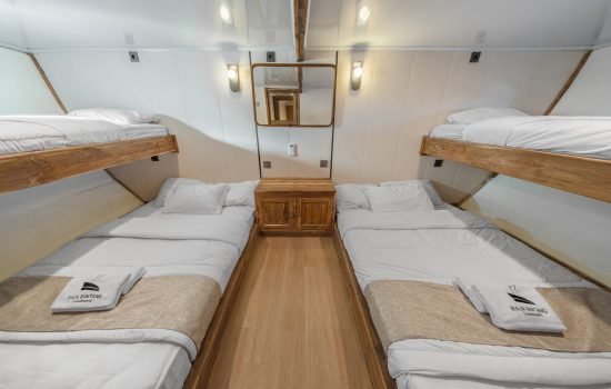 Sharing Cabin-04