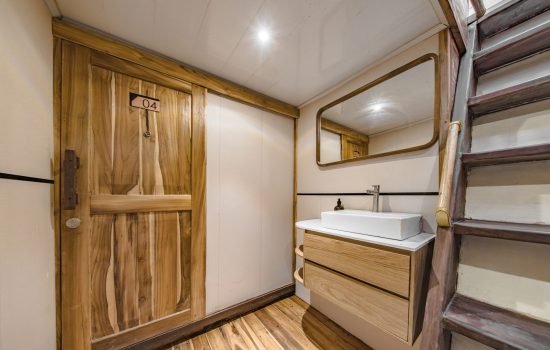 Sharing Cabin-05
