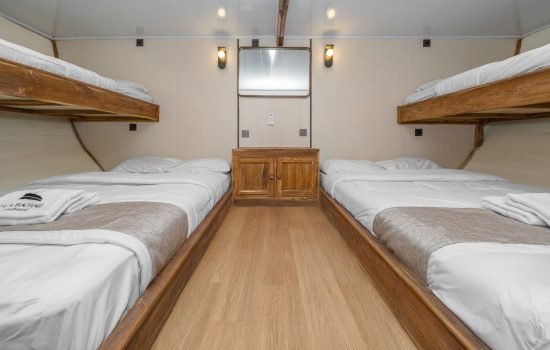 Sharing Cabin-07