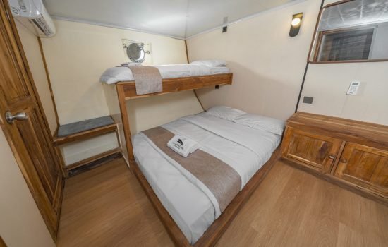Sharing Cabin-09
