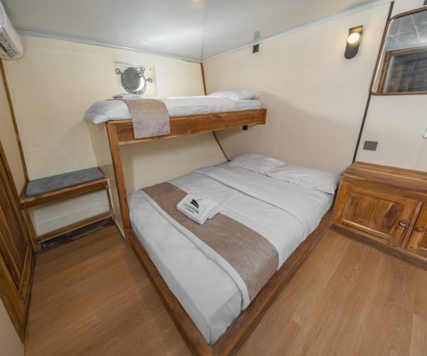 Sharing Cabin-09