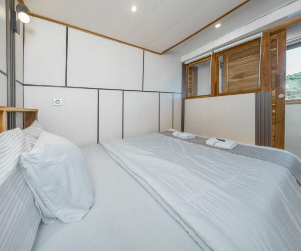 Superior Cabin-5